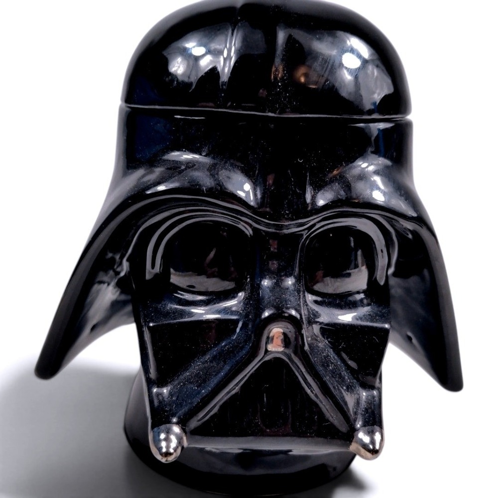 Star Wars Darth Vader Ceramic 3D Helmet Mug with Lid 2005 The Encore Group Black